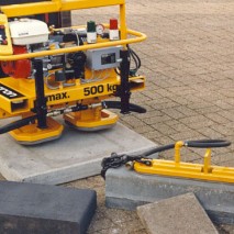 Small vacuum lifter to handle all sort of materials for example conrete, metal or aluminum