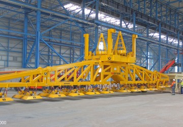 A vacuum lifter of Aerolift has a lifting capacity of 70 tons to lift heavy steel plates