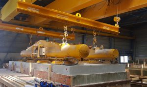 Onderhoud en keuring van een MHZ monteur bij een klant in NL